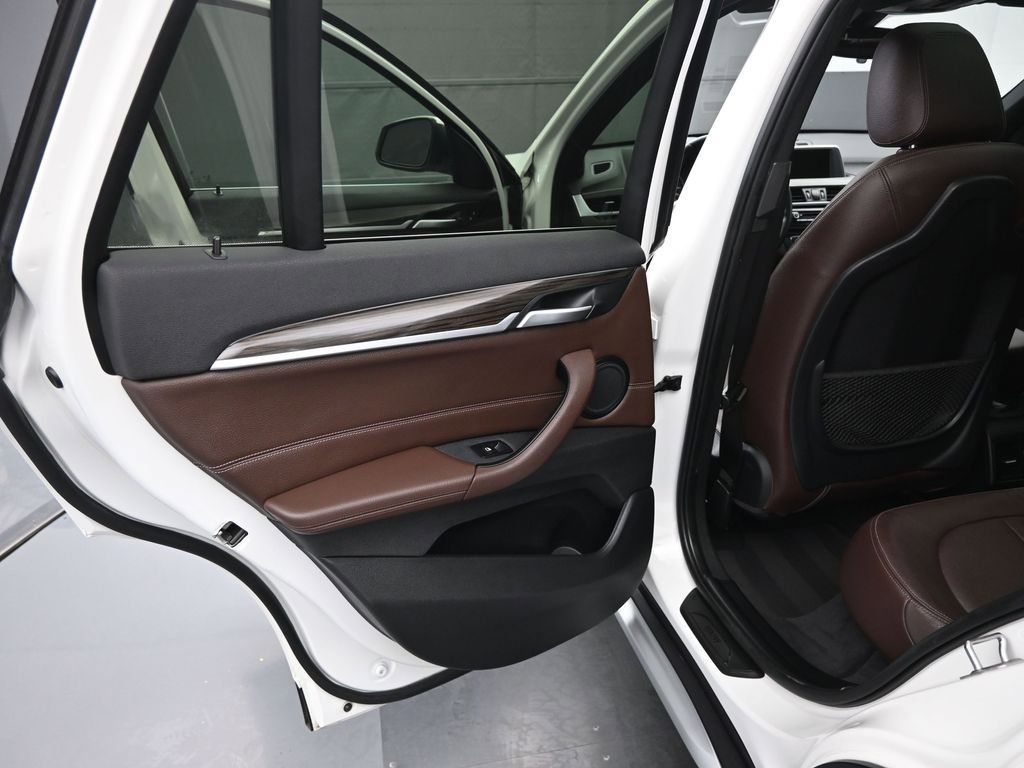 Used 2017 BMW X1 xDrive28i image 11