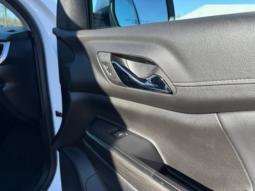 Used 2023 GMC Acadia SLT image 16