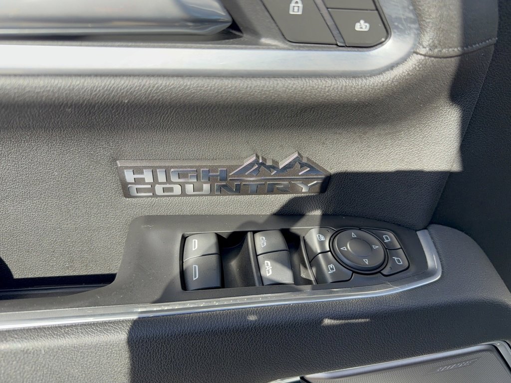 Used 2025 Chevrolet Silverado 1500 High Country image 11