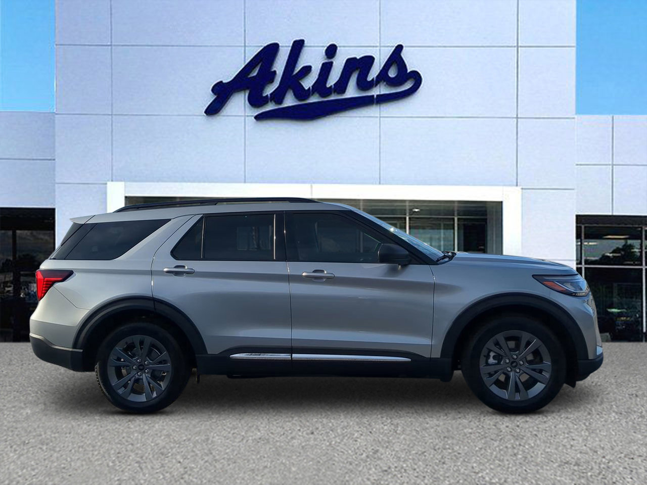 Certified 2025 Ford Explorer Active w/ Active Comfort Package image 5