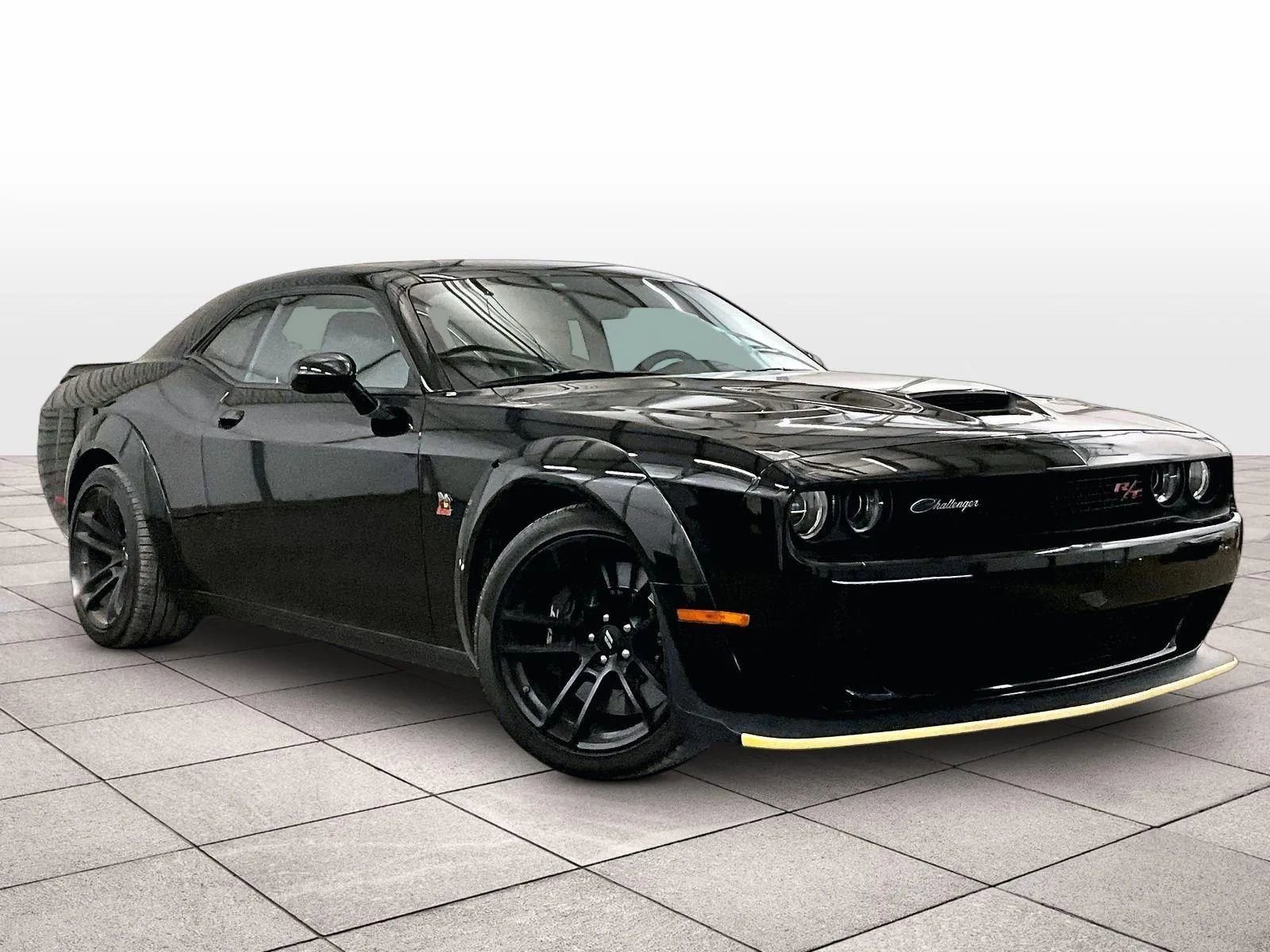 Used 2022 Dodge Challenger R/T Scat Pack RWD image 2
