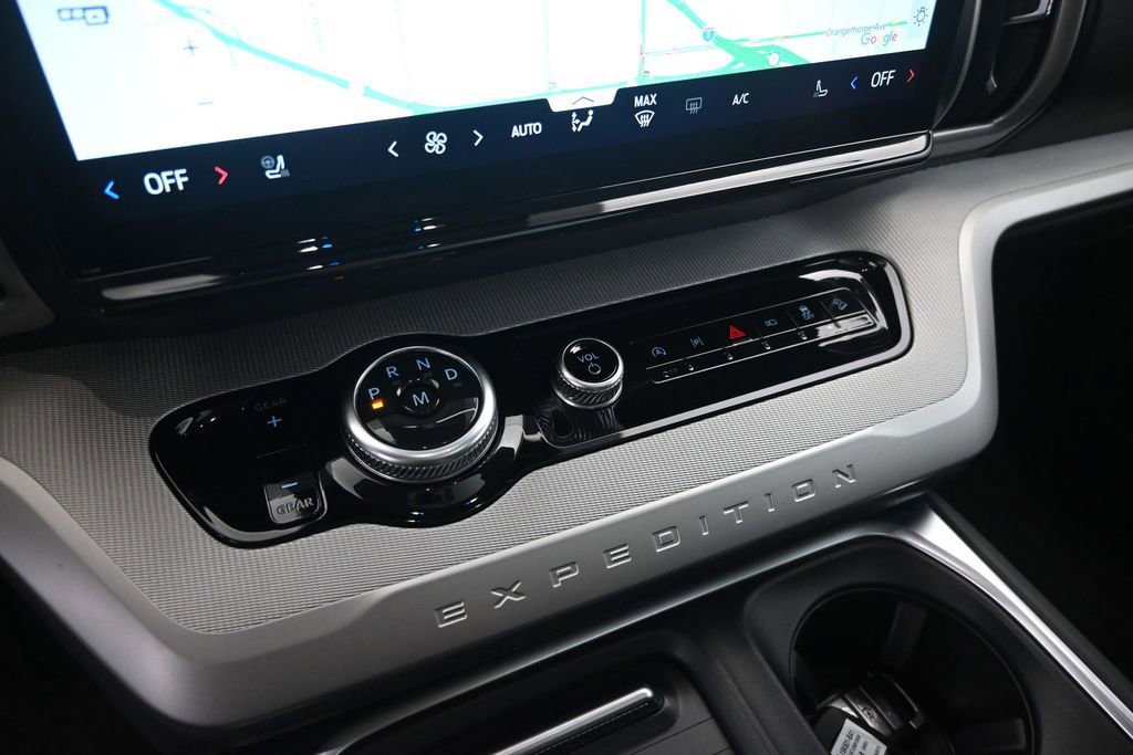 Certified 2025 Ford Expedition Active AWD/4WD image 27