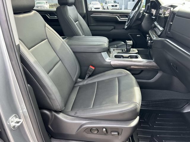 Used 2025 Chevrolet Silverado 1500 LTZ w/ LTZ Premium Package AWD/4WD image 26