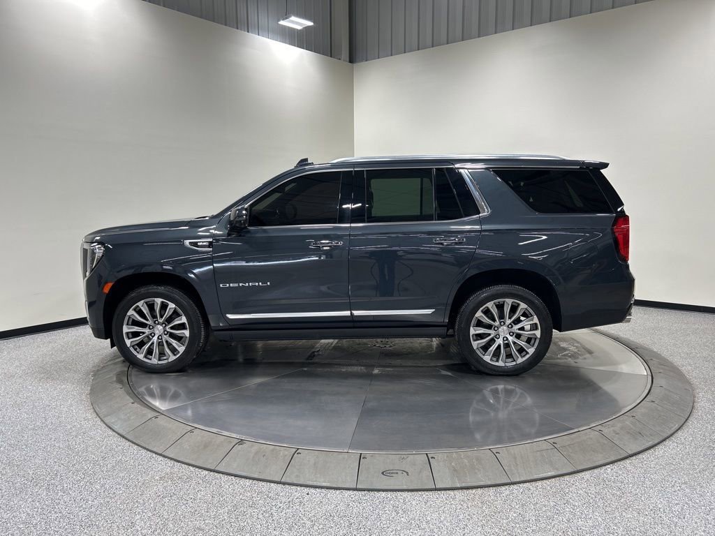 Used 2021 GMC Yukon Denali w/ Denali Premium Package image 2