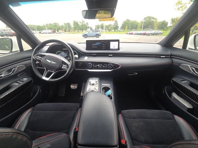 Used 2022 Genesis GV70 3.5T Sport w/ Sport Prestige Package AWD/4WD image 19