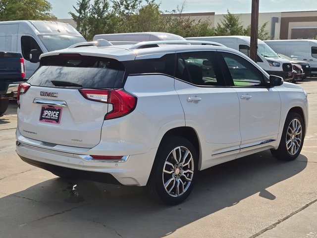 Used 2022 GMC Terrain Denali w/ Denali Premium Package AWD/4WD image 5