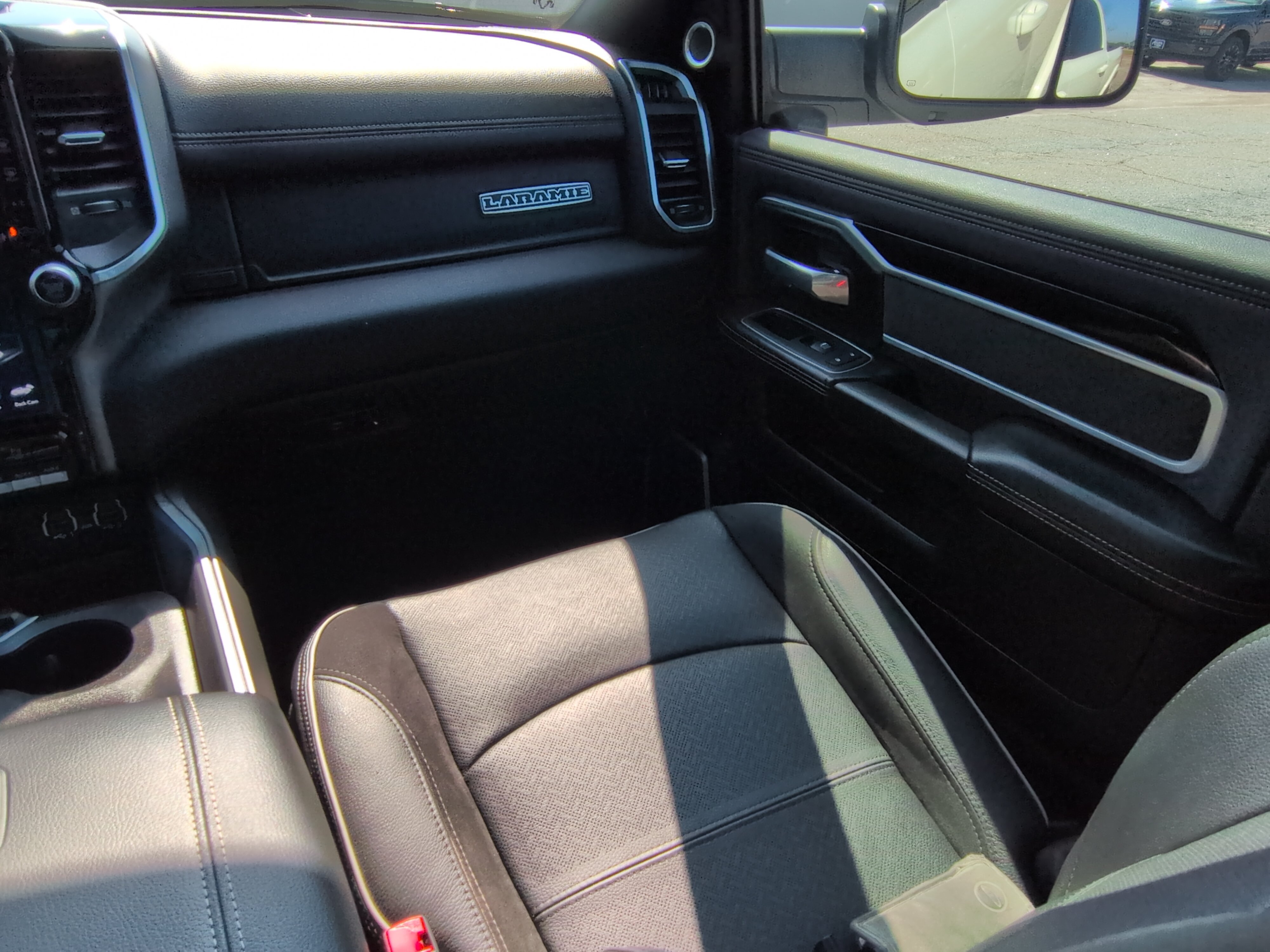 Used 2020 RAM 3500 Laramie AWD/4WD image 15