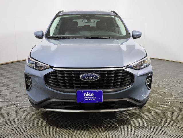 Certified 2023 Ford Escape Platinum AWD/4WD image 2