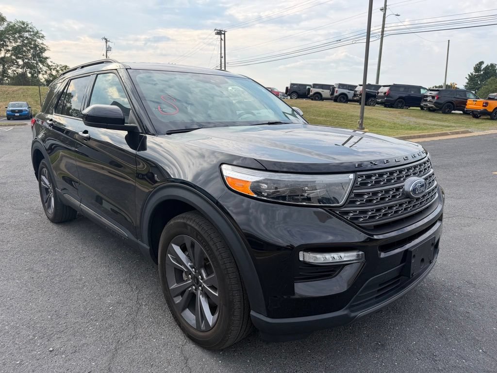 Certified 2023 Ford Explorer XLT w/ Equipment Group 202A AWD/4WD image 7