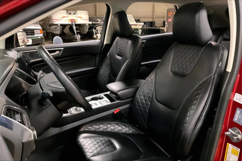 Certified 2024 Ford Edge Titanium AWD/4WD image 23