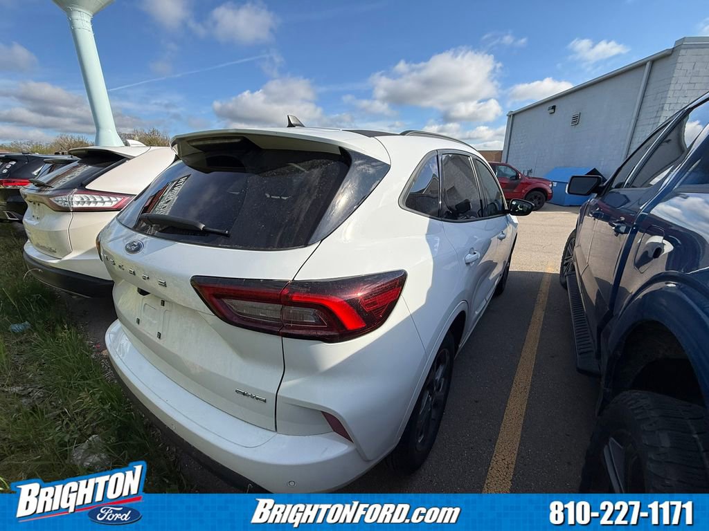 Certified 2023 Ford Escape ST-Line w/ Tech Pack #1 AWD/4WD image 6
