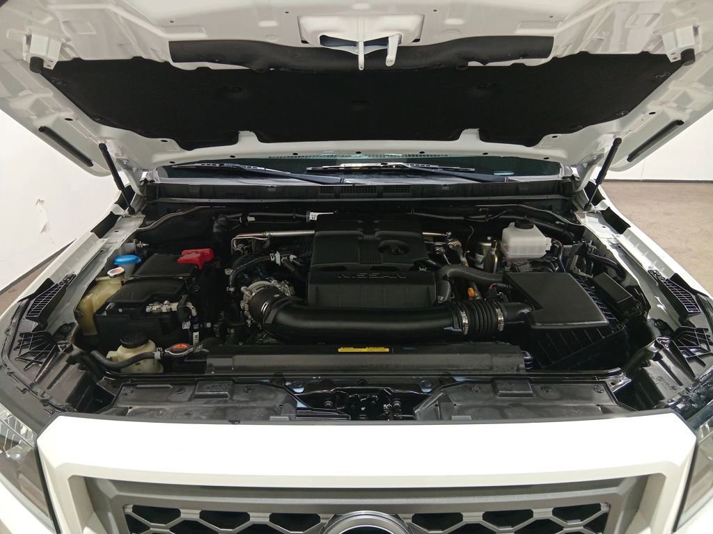 Used 2024 Nissan Frontier SV image 12