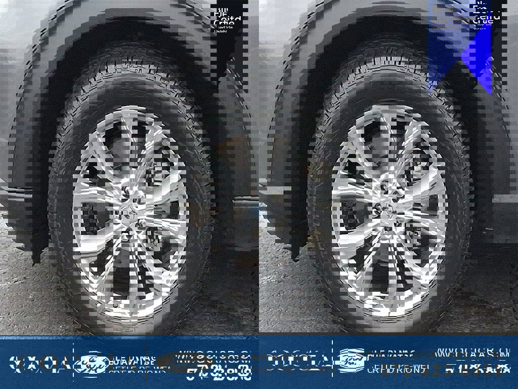 Certified 2023 Ford Explorer XLT w/ Equipment Group 202A image 8