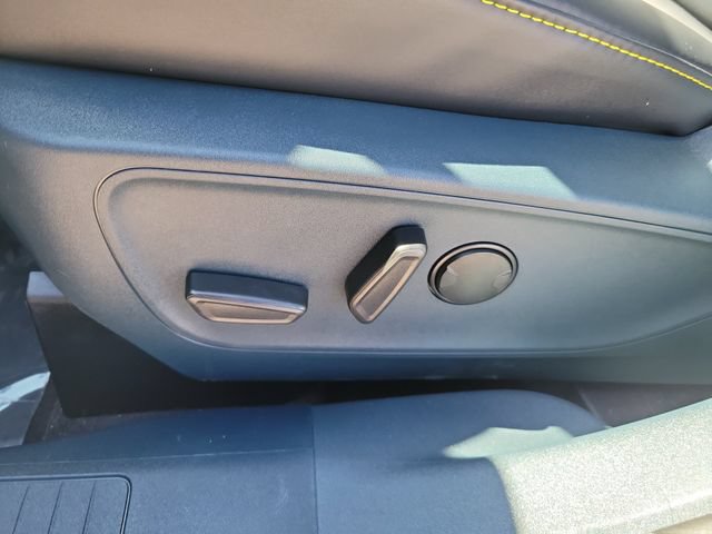 Certified 2026 Ford Maverick Lobo AWD/4WD image 21