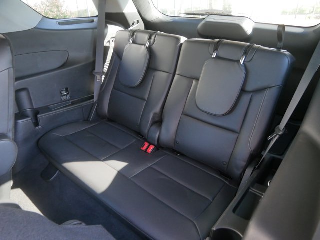 Certified 2022 Ford Explorer XLT w/ Equipment Group 202A AWD/4WD image 17