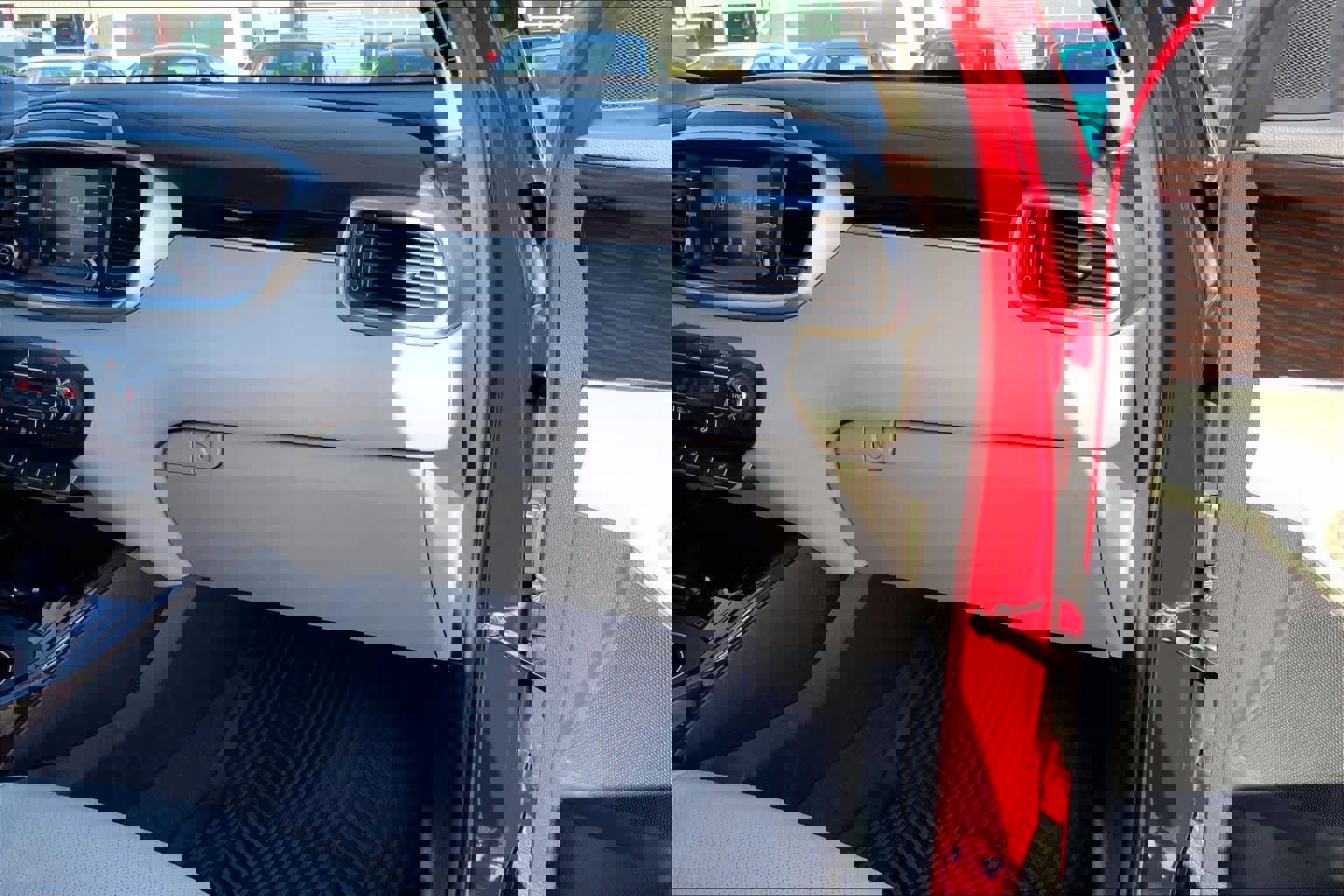 Used 2020 Kia Sorento EX image 18