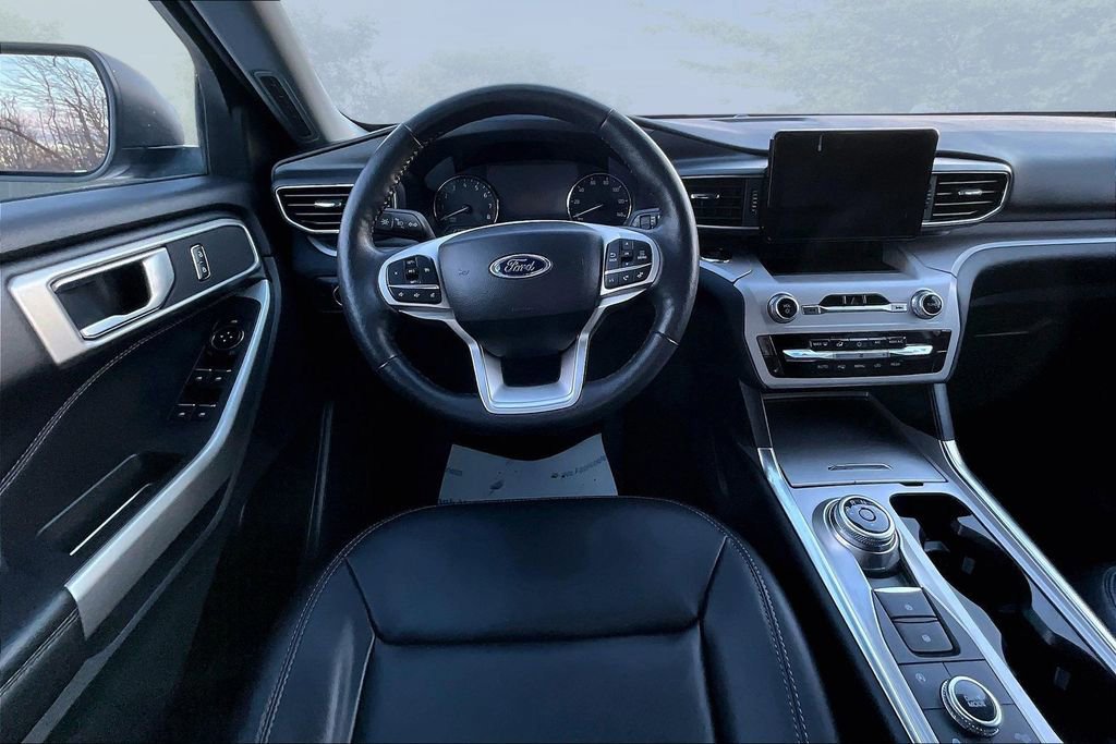 Certified 2023 Ford Explorer XLT w/ Equipment Group 202A image 7