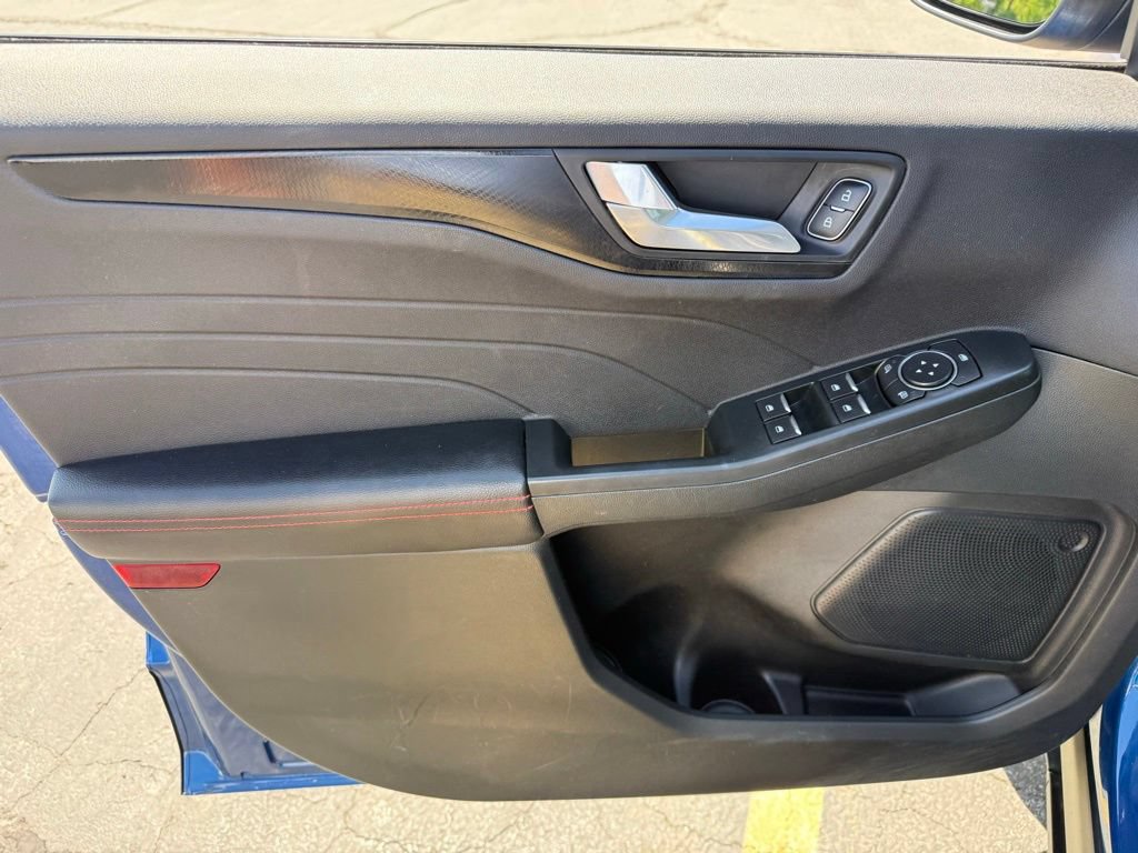 Certified 2022 Ford Escape SEL w/ SEL Stealth AWD Package image 23