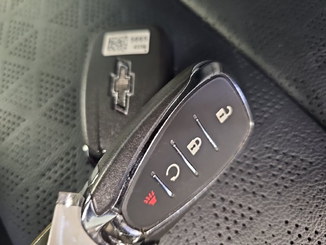 Used 2023 Chevrolet Bolt EUV LT w/ Convenience Package FWD image 33