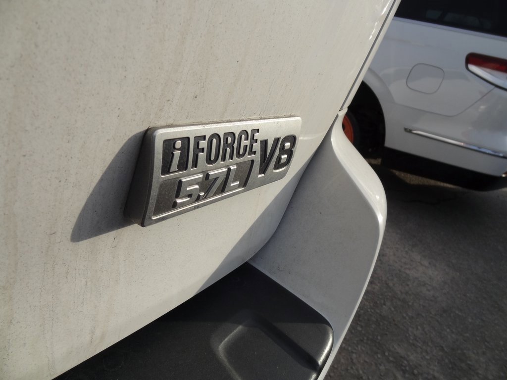 Used 2017 Toyota Sequoia Limited w/ Safety & Convenience Package image 10