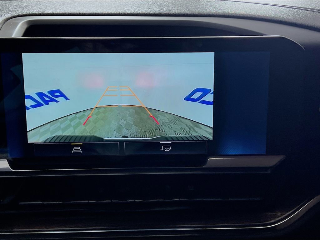 Used 2024 Chevrolet Silverado 2500 LT w/ Snow Plow Prep/Camper Package image 19