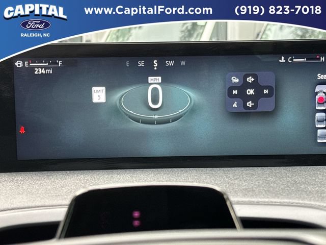 Certified 2025 Ford Expedition Active AWD/4WD image 25