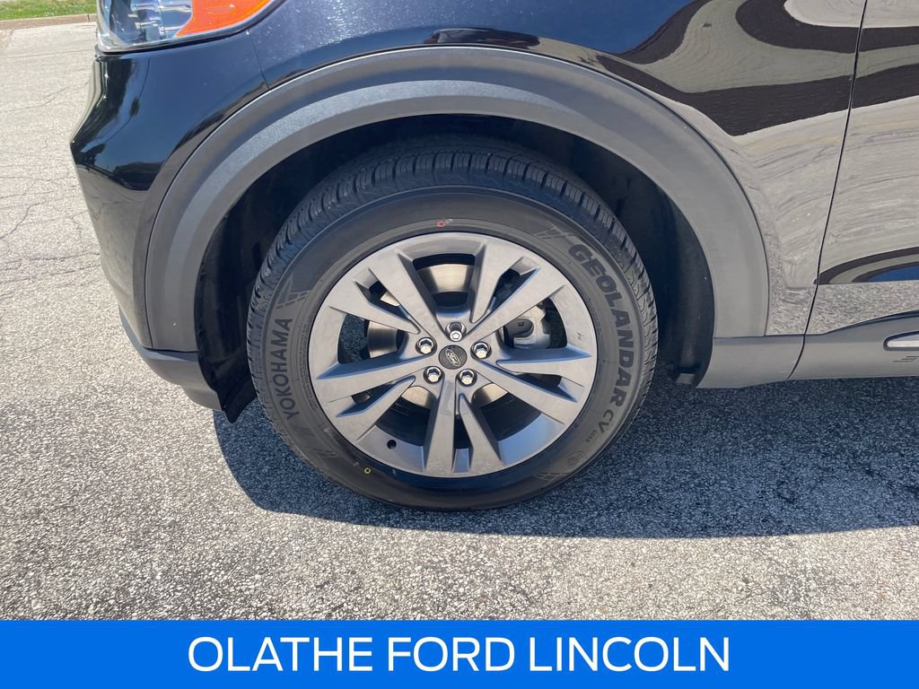 Certified 2023 Ford Explorer XLT w/ Equipment Group 202A AWD/4WD image 30