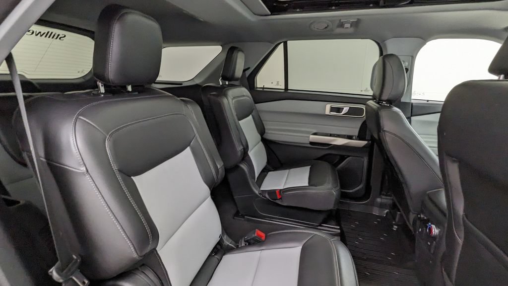Certified 2023 Ford Explorer XLT w/ Equipment Group 202A AWD/4WD image 39