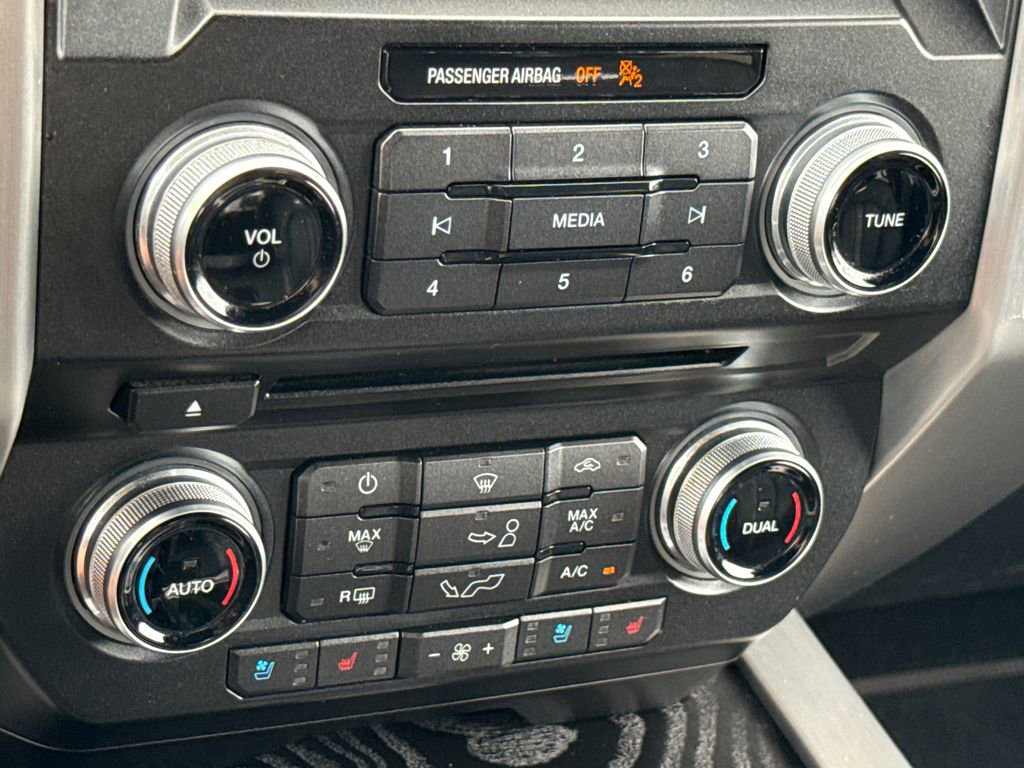 Certified 2018 Ford F150 Platinum w/ Equipment Group 701A Luxury image 23