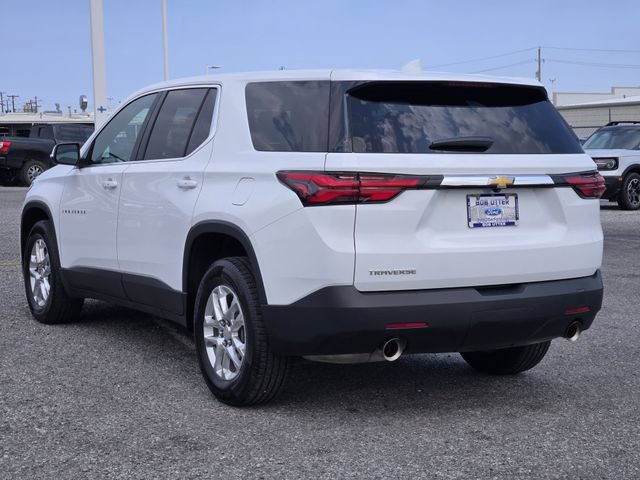 Used 2023 Chevrolet Traverse LS w/ Safety Package FWD image 5