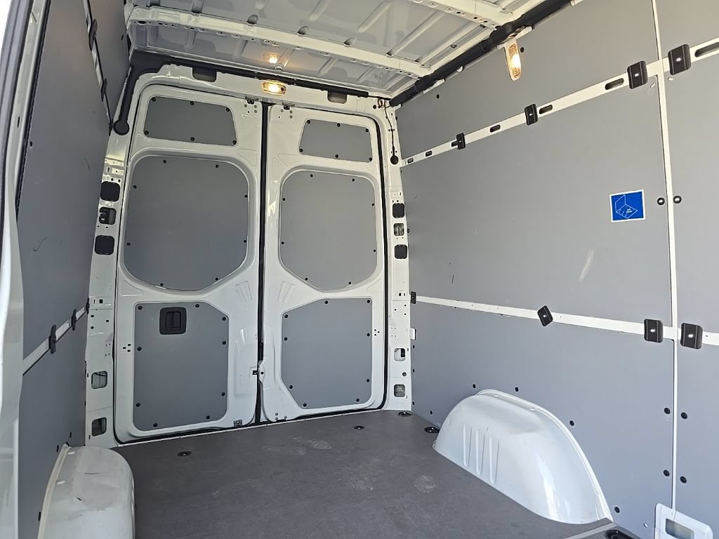Used 2024 Mercedes-Benz Sprinter 2500 image 14