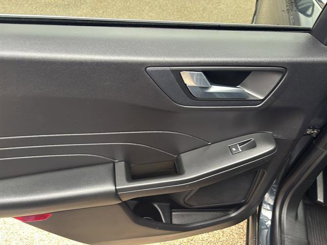 Certified 2022 Ford Escape Titanium w/ Class II Trailer Tow Package image 17