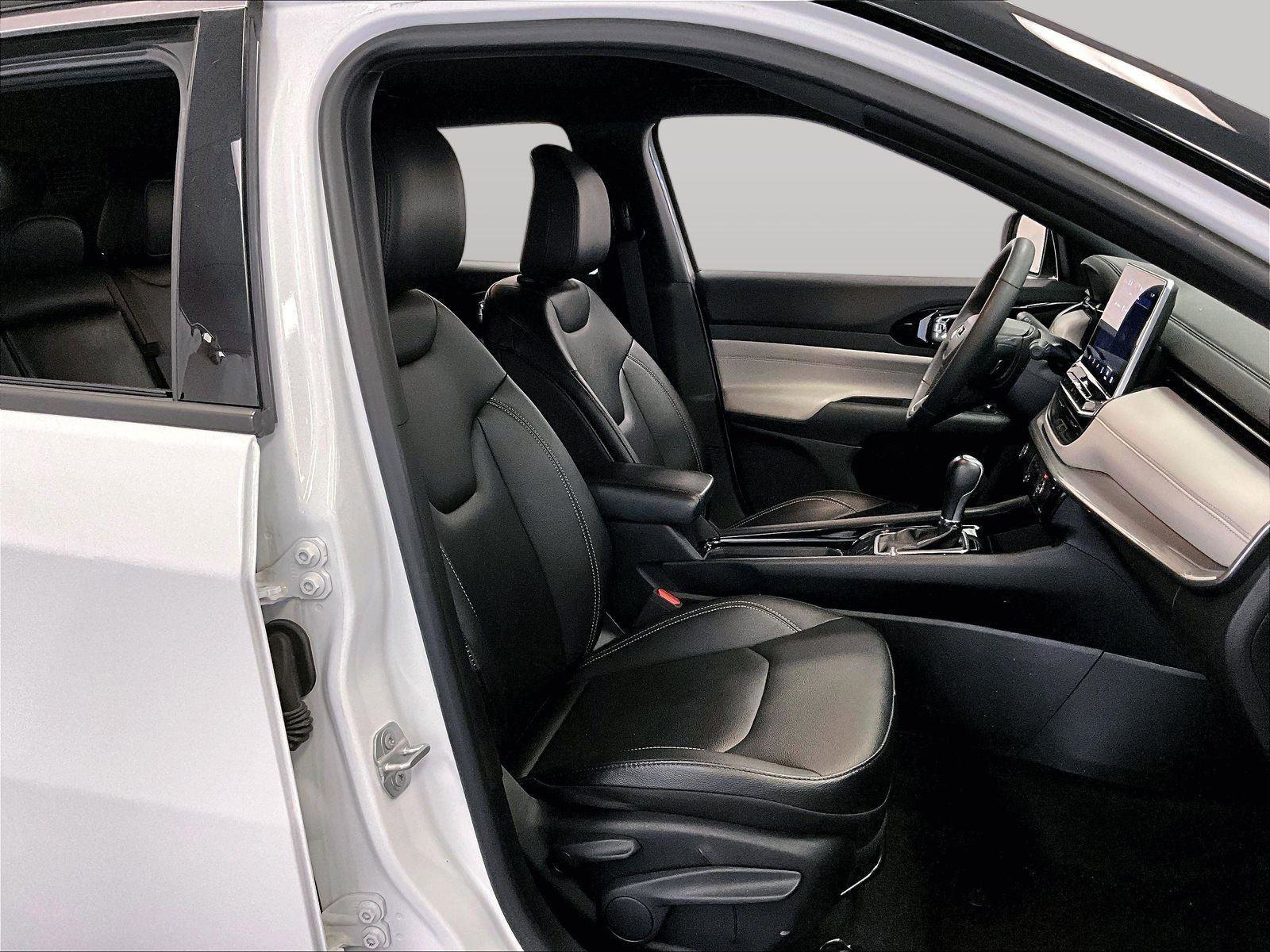 Used 2025 Jeep Compass Limited AWD/4WD image 7