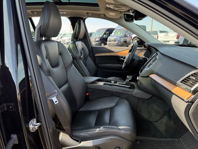 Used 2022 Volvo XC90 T6 Momentum w/ Climate Package image 28