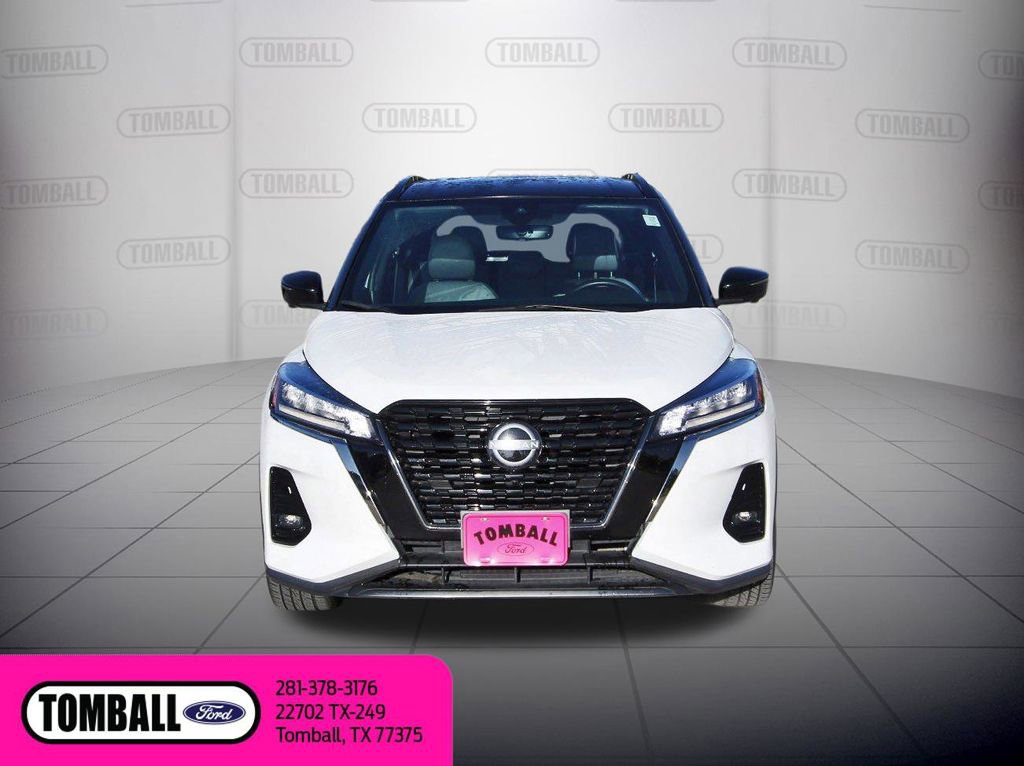 Used 2023 Nissan Kicks SR w/ SR Premium Package image 2