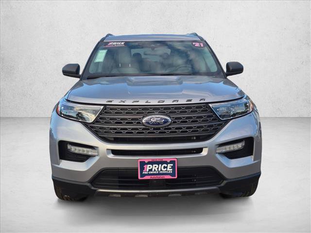 Certified 2021 Ford Explorer XLT w/ Equipment Group 202A AWD/4WD image 2