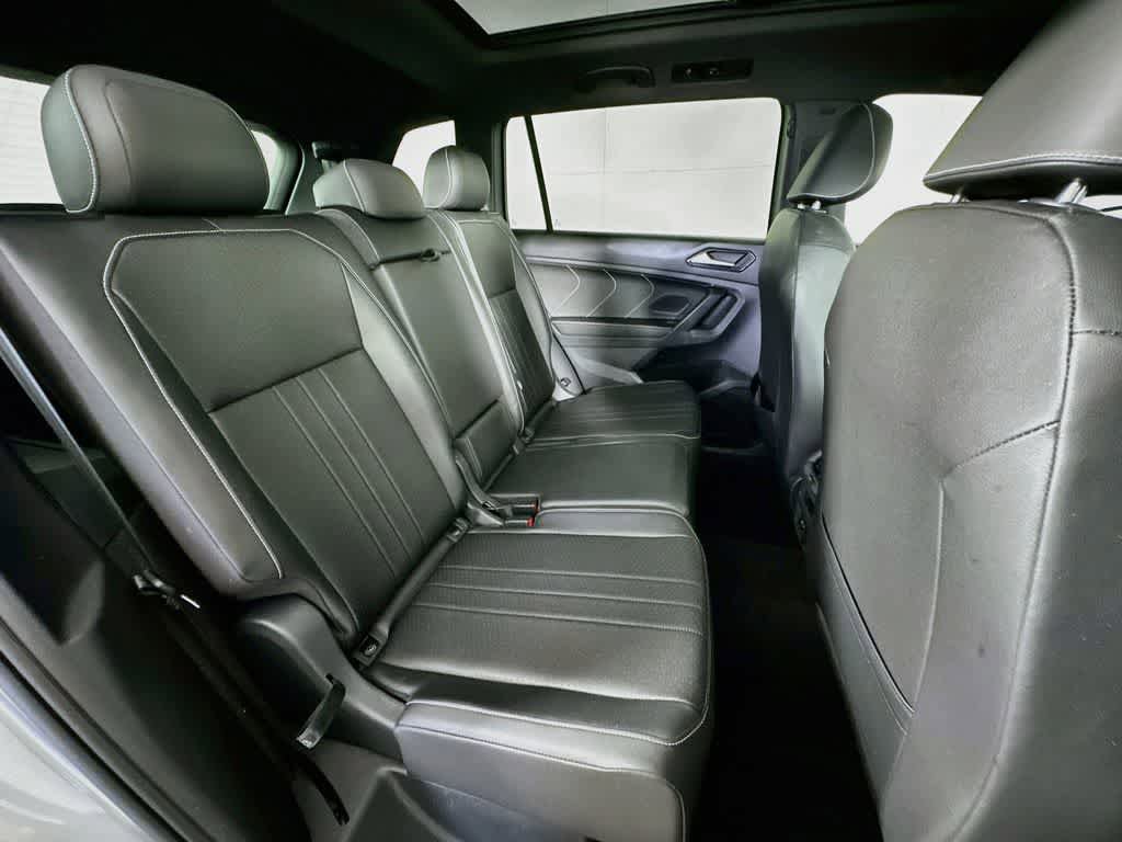Used 2023 Volkswagen Tiguan SE R-Line FWD image 32