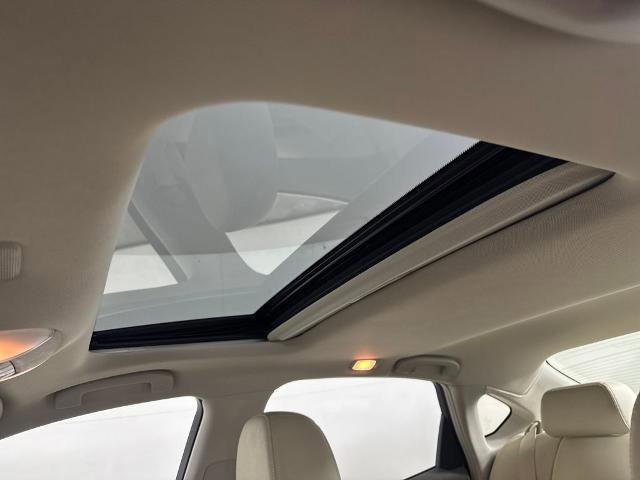 Used 2019 INFINITI Q70 Luxe image 14