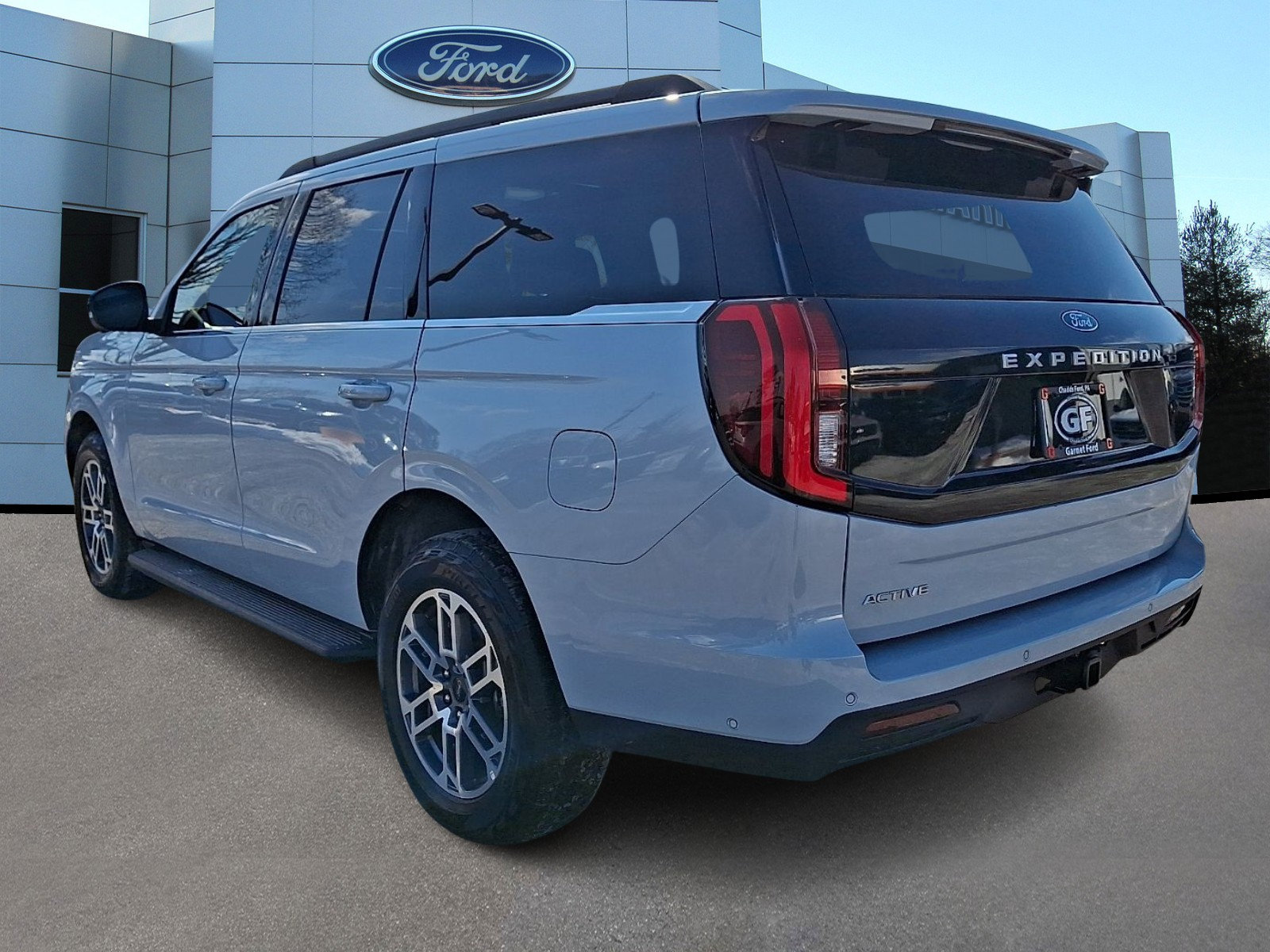 Certified 2025 Ford Expedition Active AWD/4WD image 5