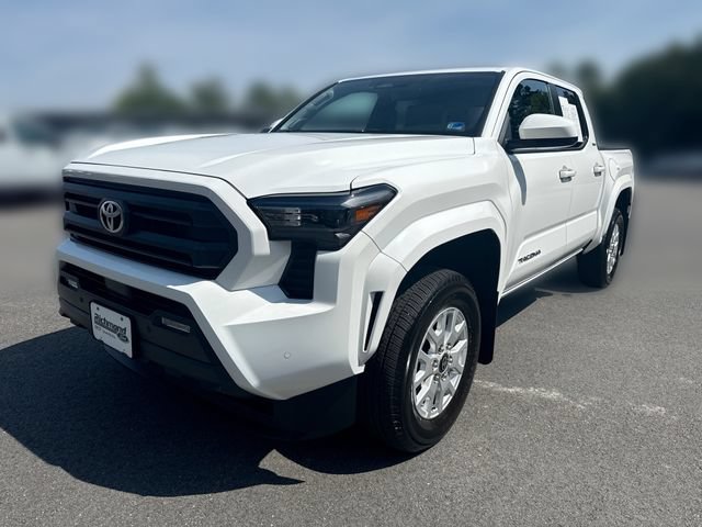 Used 2024 Toyota Tacoma SR5 AWD/4WD image 4