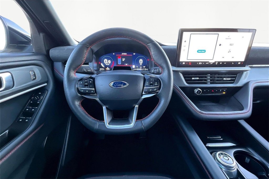 Certified 2025 Ford Explorer ST-Line w/ ST-Line Street Pack image 5