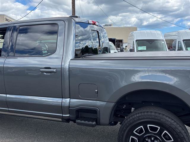 Certified 2025 Ford F350 Platinum w/ FX4 Off-Road Package AWD/4WD image 11