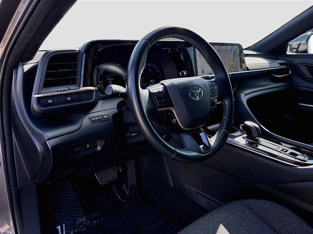 Used 2024 Toyota Crown AWD/4WD image 10