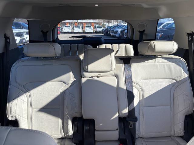 Certified 2018 Ford Explorer Platinum image 15