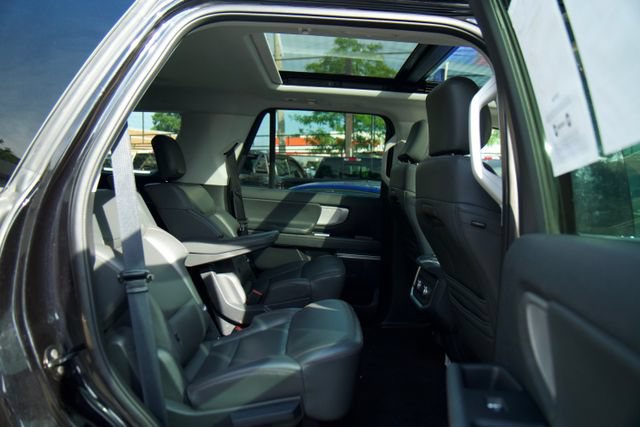 Certified 2025 Ford Expedition Active AWD/4WD image 27