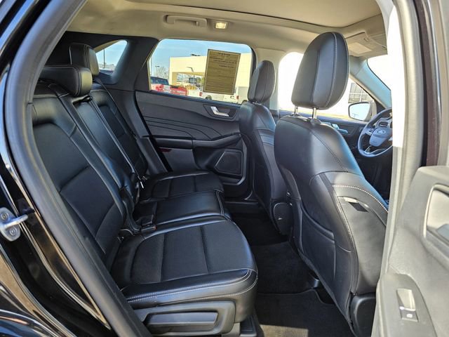 Certified 2022 Ford Escape Titanium image 27