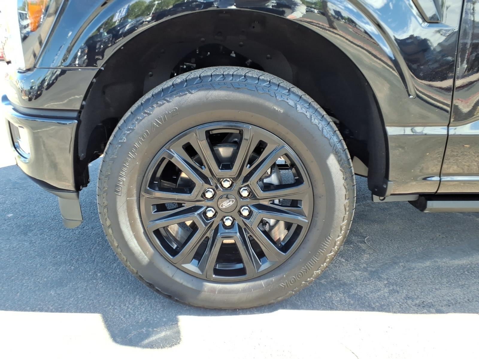 Certified 2025 Ford F150 Platinum w/ Equipment Group 702A High AWD/4WD image 9