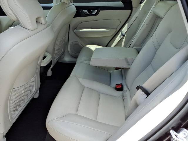 Used 2023 Volvo XC60 B5 Core FWD image 20