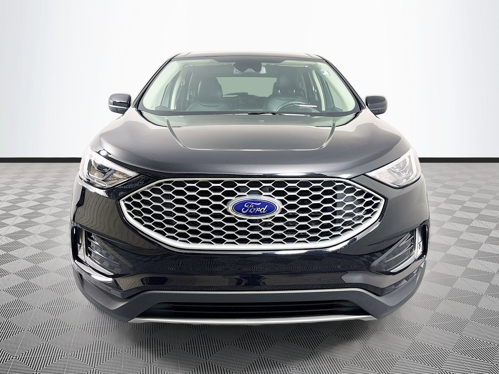 Certified 2024 Ford Edge SEL w/ Convenience Package AWD/4WD image 2