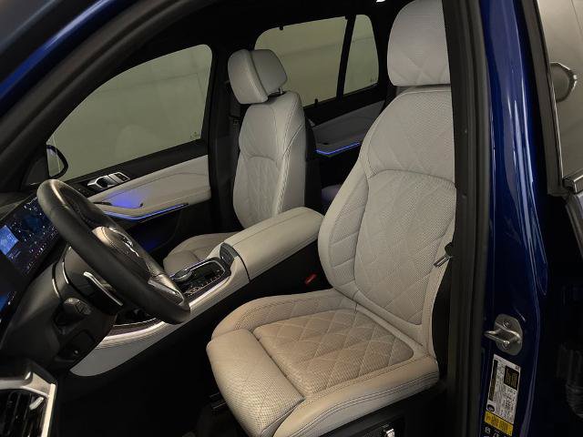 Used 2024 BMW X5 M60i AWD/4WD image 16